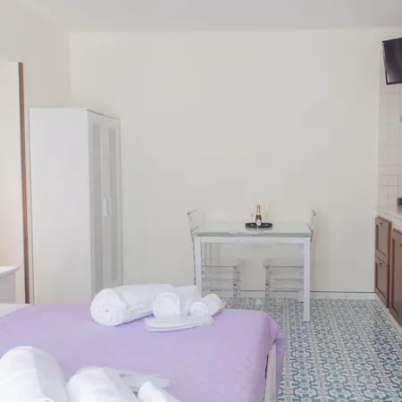 Bed Boutique Colors Guest house
