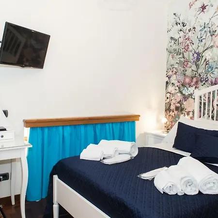 Bed Boutique Colors Guest house Naples