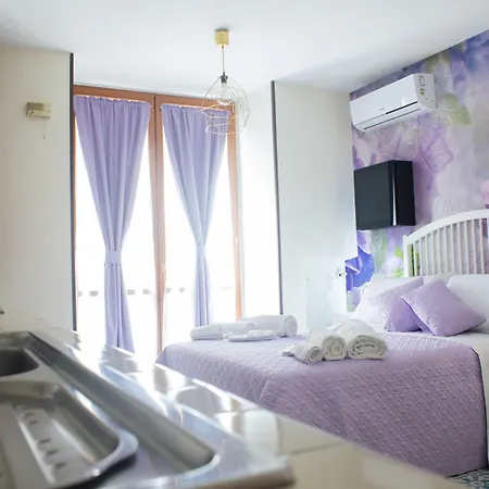 Bed Boutique Colors 게스트하우스 3*