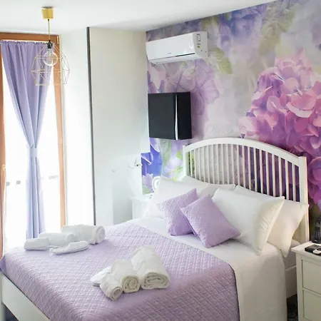 Bed Boutique Colors Guest house 4*
